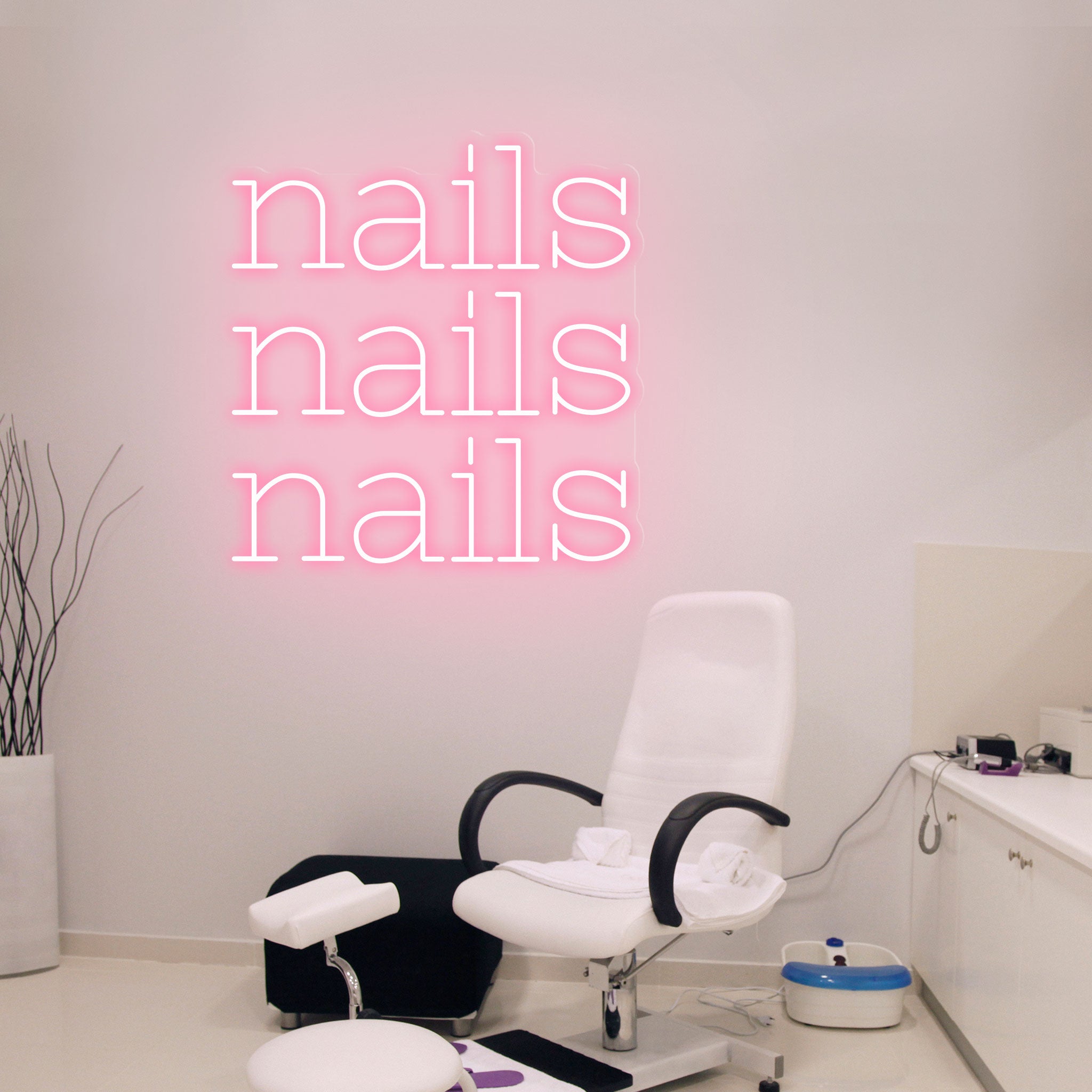 Nails Salon - Neon Sign - Salon / Beauty Clinic